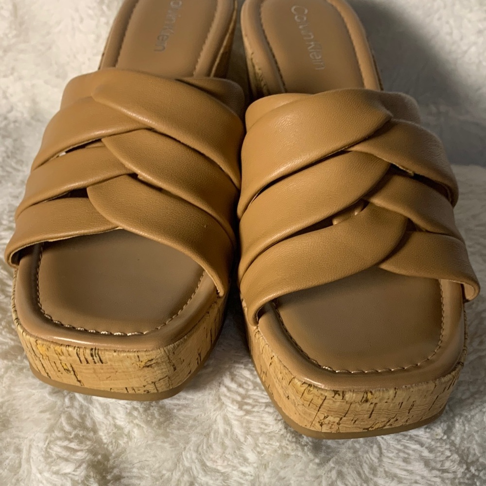 NWOT Calvin Klein Women's Beige Wedge Sandals - Picture 6 of 7